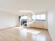 Appartement  4 pièce(s) 76 m2 Marseille 13005 — photo 2