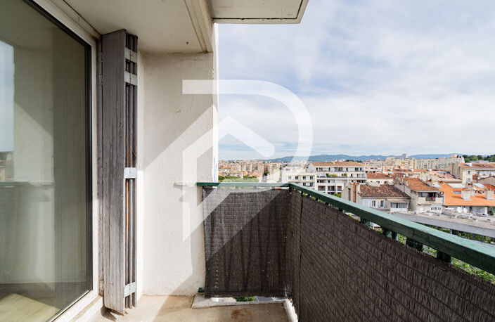 Appartement  4 pièce(s) 76 m2 Marseille 13005 — photo 4