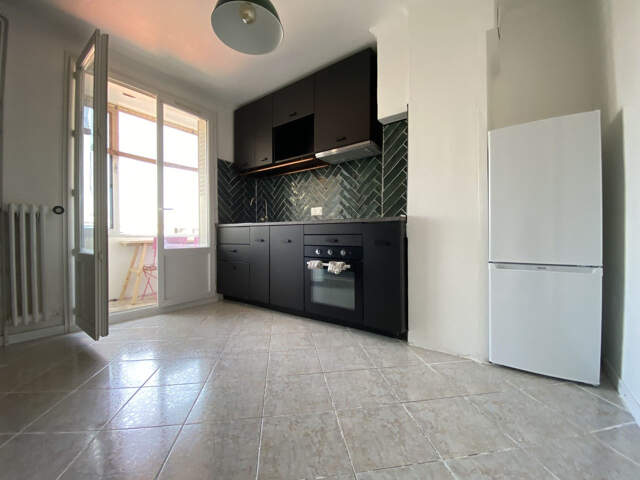 Appartement Marseille 13005 - T3 meublé et lumineux de 77.5m² — photo du bien