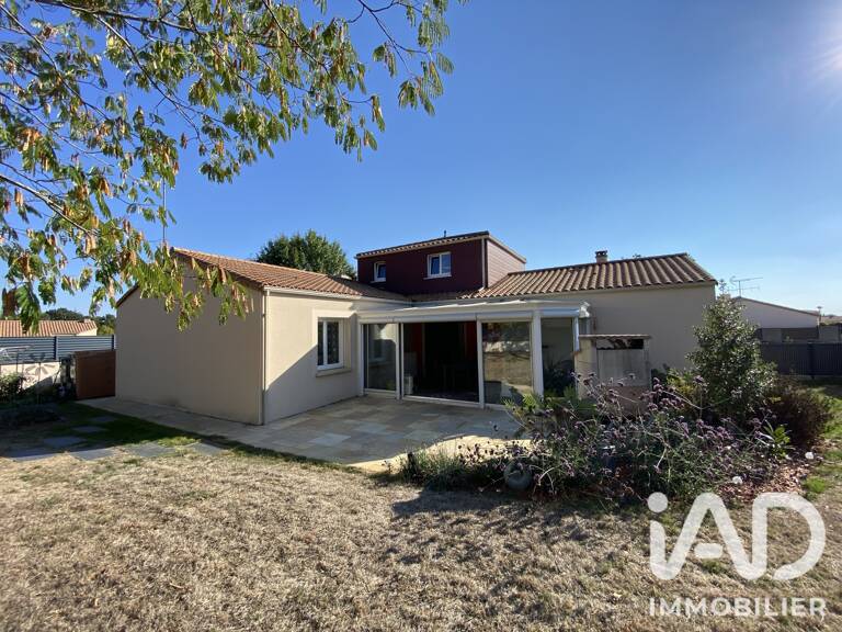 Vente Maison/villa 8 pièces — photo 1