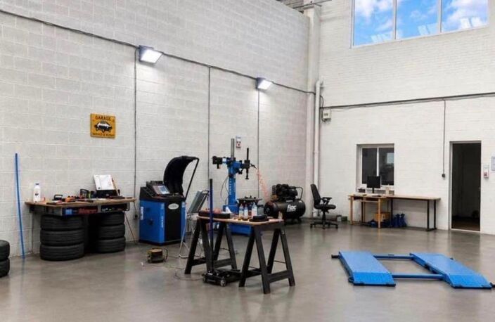 Location Hangar 550 m&sup2; — photo 2