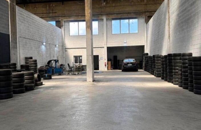 Location Hangar 550 m&sup2; — photo 4