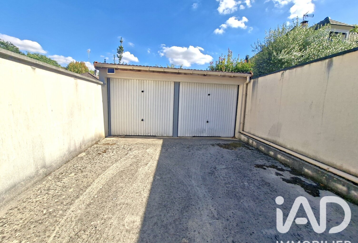 Vente Garage 50 m&sup2; — photo 1
