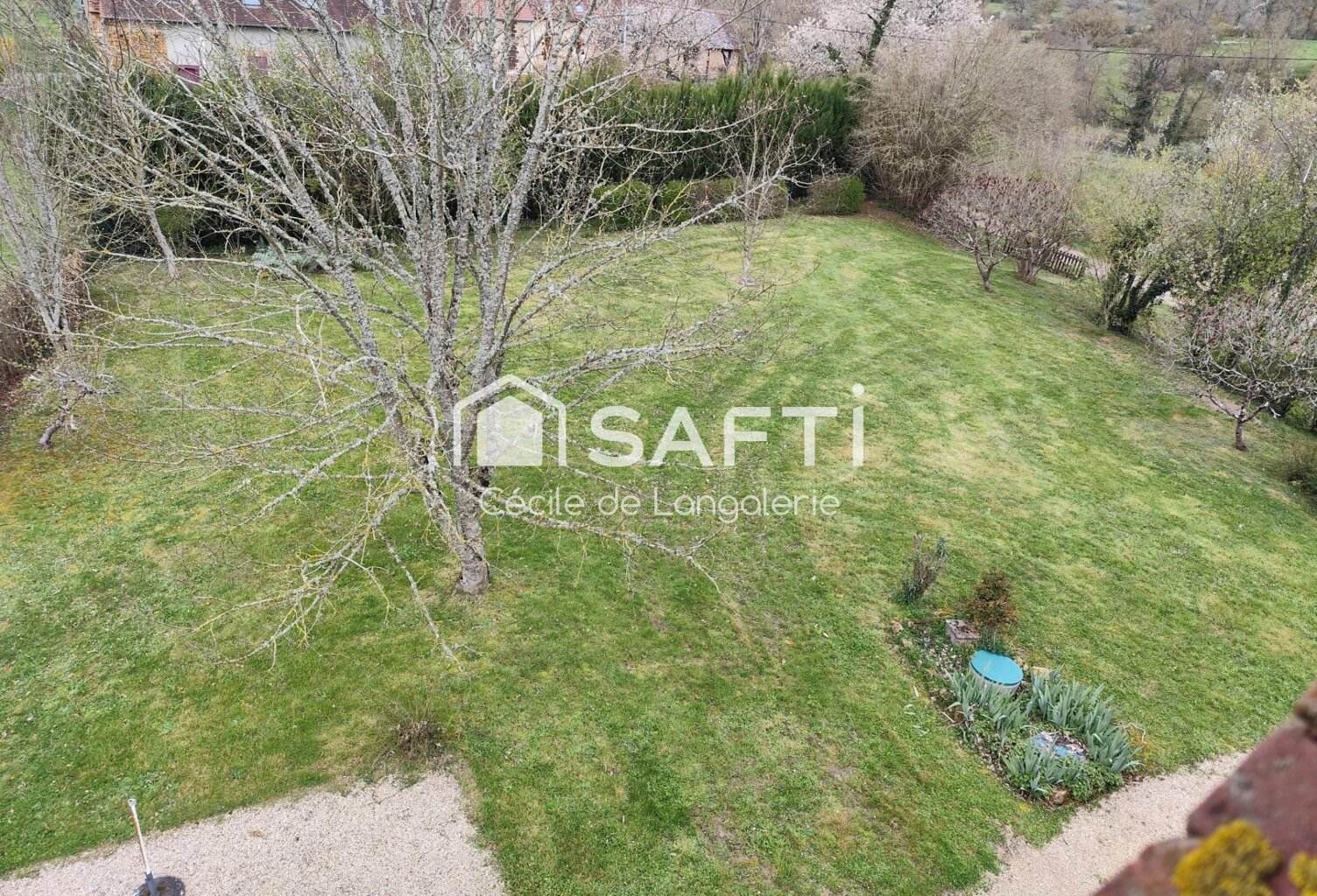 MAISON EN PIERRE - CHARME - VACANCES - JARDIN — photo 1