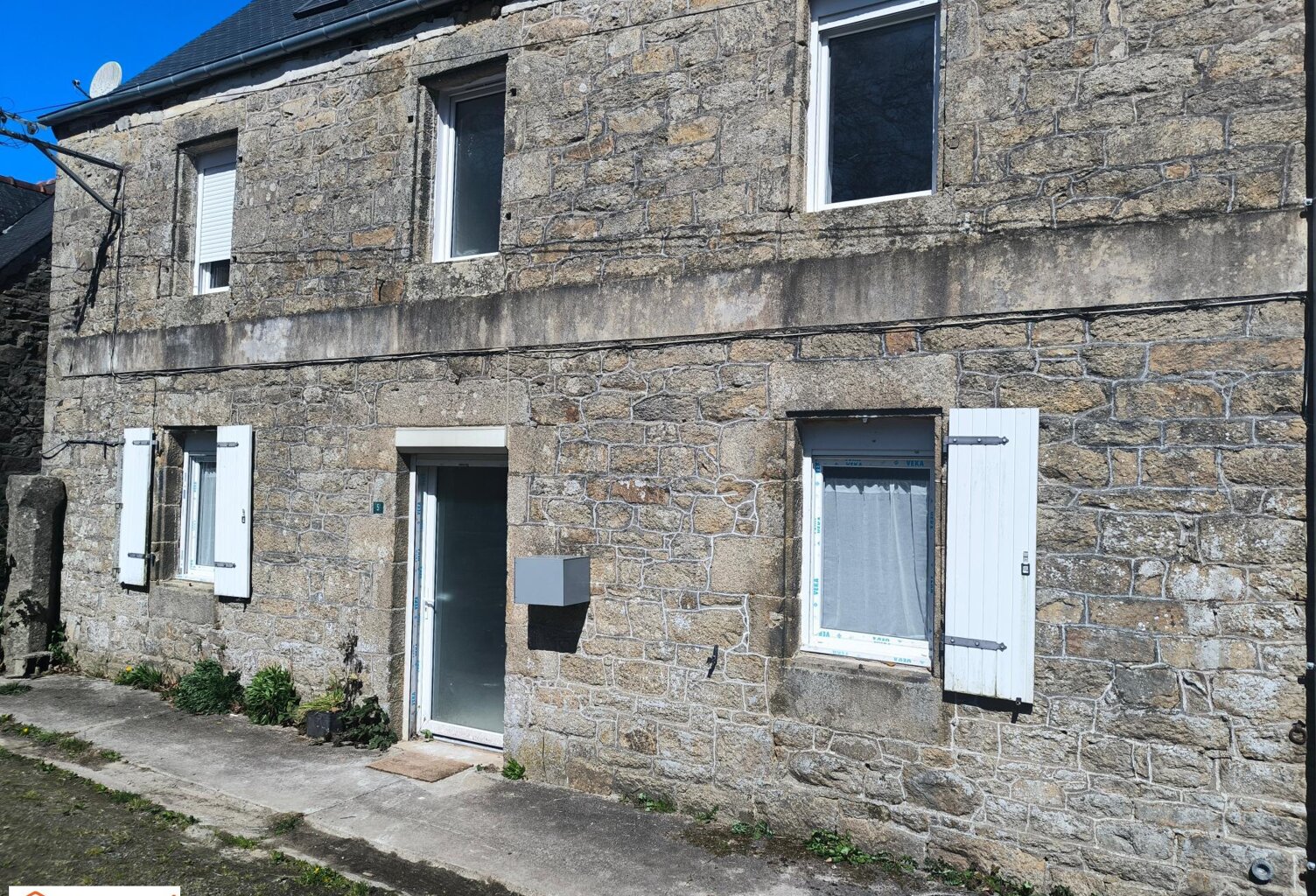 Maison en pierre rénovée — photo 1