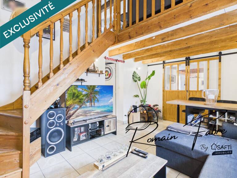 Maison en pierre avec poutres apparentes, 2 chambres, mezzanine avec panneaux photovoltaïques — photo 1