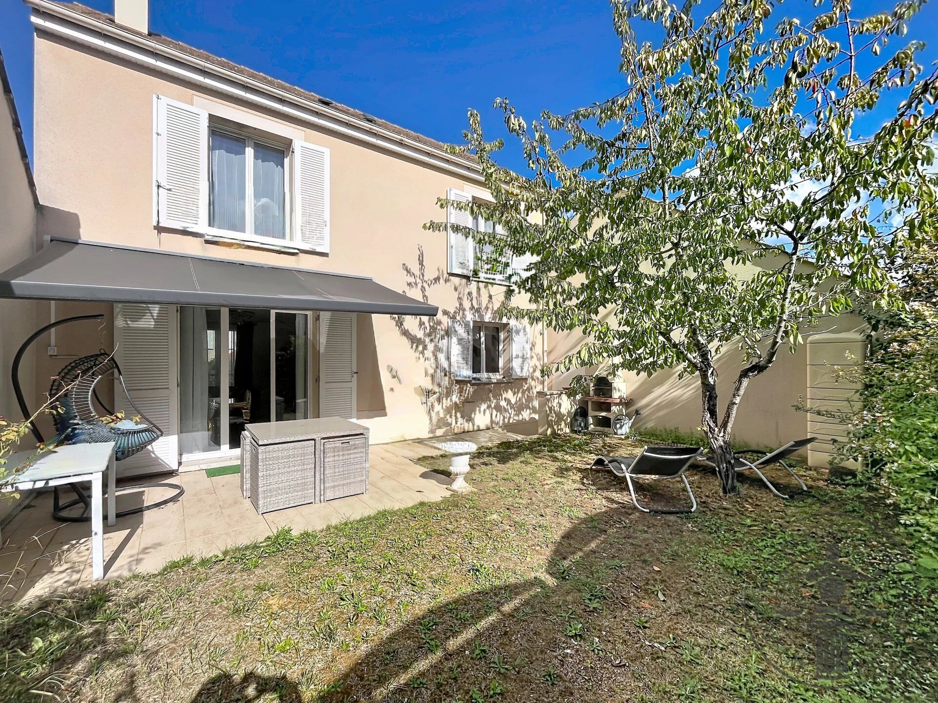 Maison 4 pièces 77 m² · à Dourdan · 77 m² · 282 000 €
