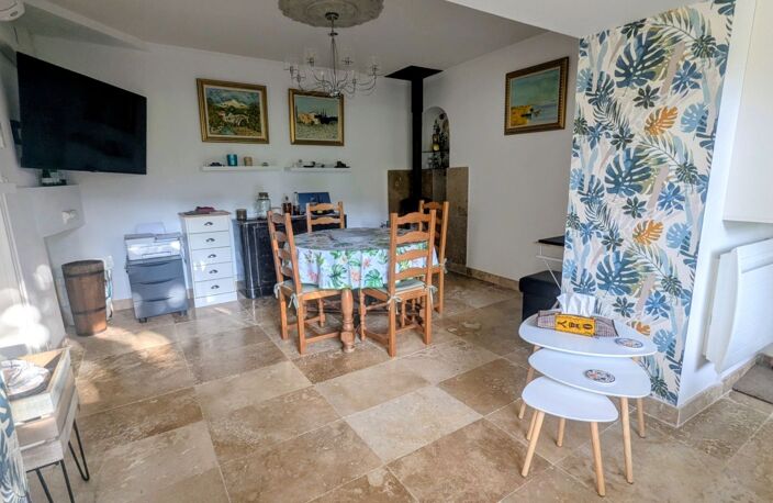 Maison parking, cour et 3 appartements — photo 3