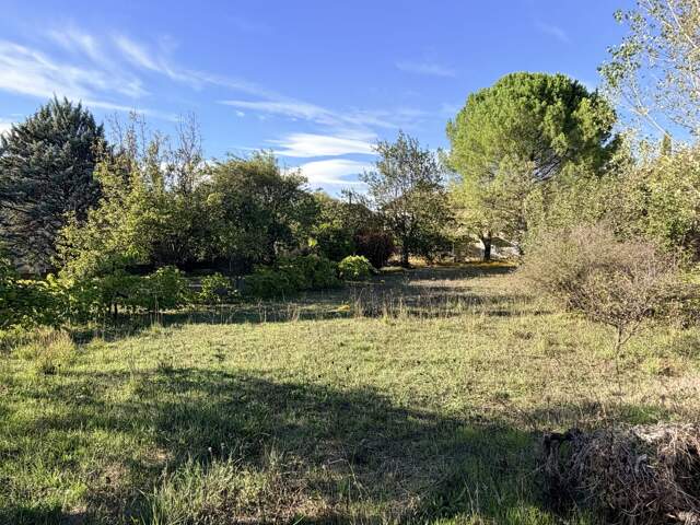 Terrain 800 m2 — photo du bien
