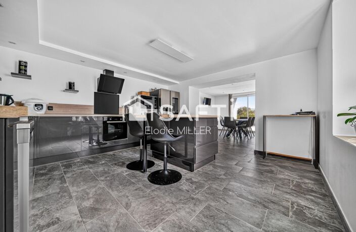 Maison de caractère 203 m² avec grange de 173 m² et jardin — photo 5