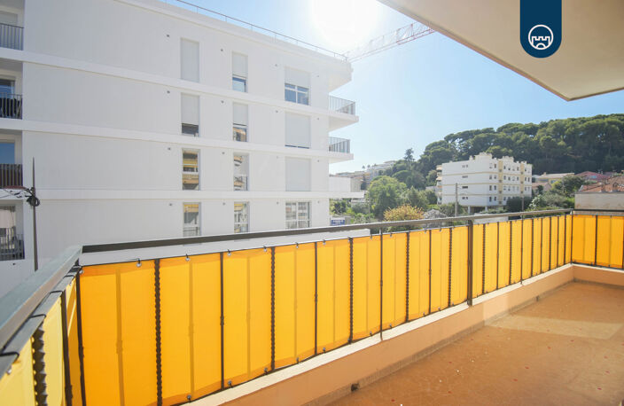 Saint Laurent Du Var - Square Bénes - Appartement - 4 pièces — photo 4