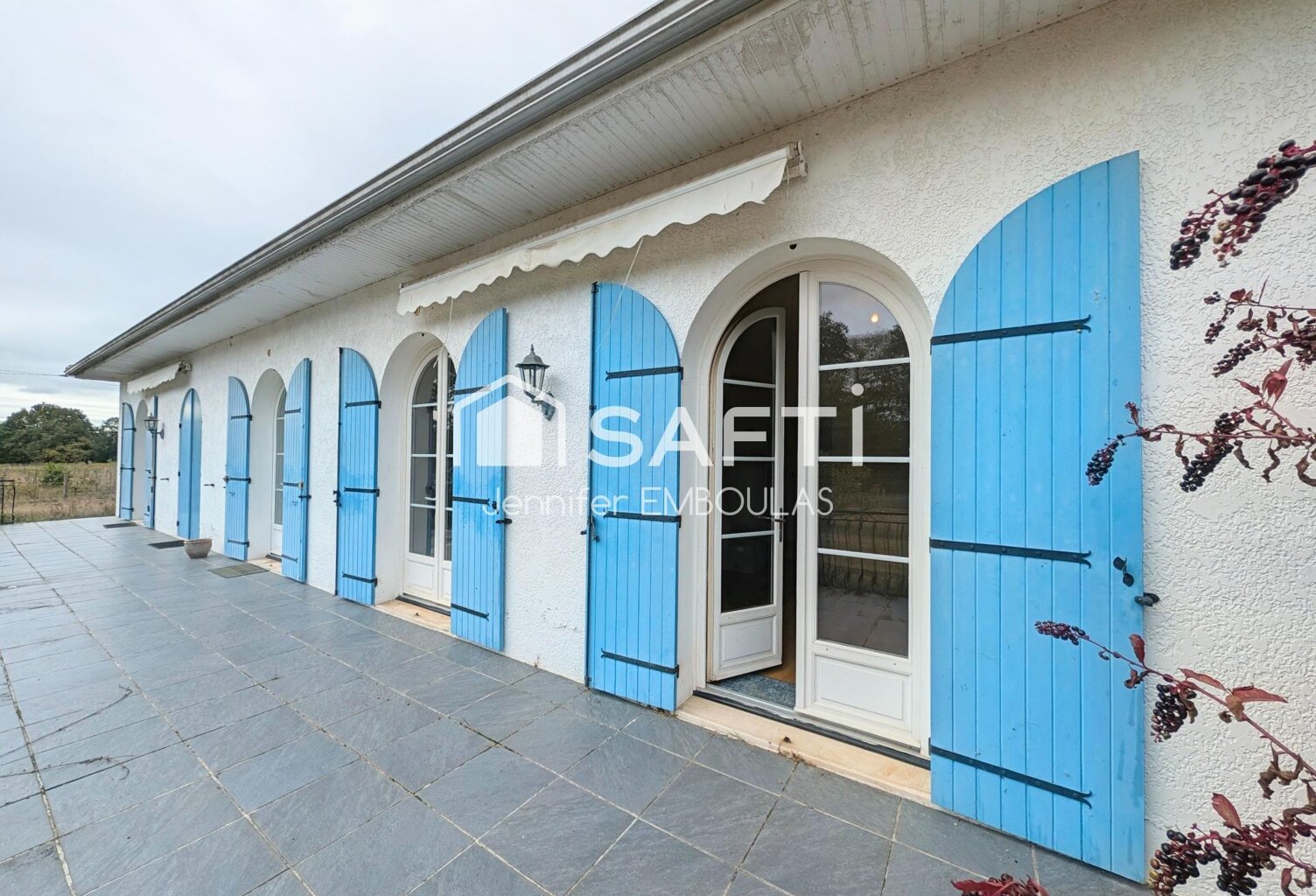 Maison familiale,  piscine, parking, sous-sol aménagé, garage  et parc de 4500 m² — photo 1
