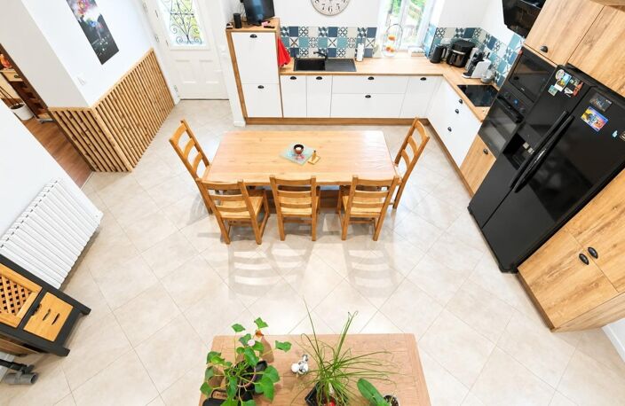 Maison rénovée + énergie autonome + dépendances — photo 4
