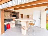 Maison rénovée + énergie autonome + dépendances — photo 2