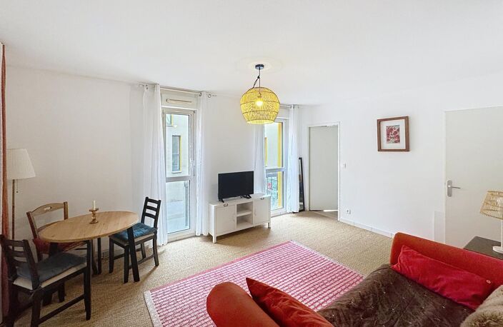 ? ROUBAIX CENTRE-VILLE | 2 pièces 44 m² | PARKING COUVERT ? À 2 pas de tout ! Parfait premier achat ou investissement ? — photo 2