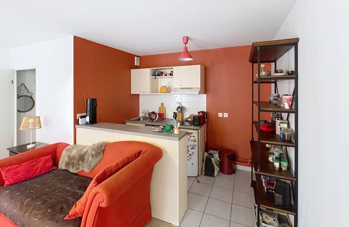 ? ROUBAIX CENTRE-VILLE | 2 pièces 44 m² | PARKING COUVERT ? À 2 pas de tout ! Parfait premier achat ou investissement ? — photo 3