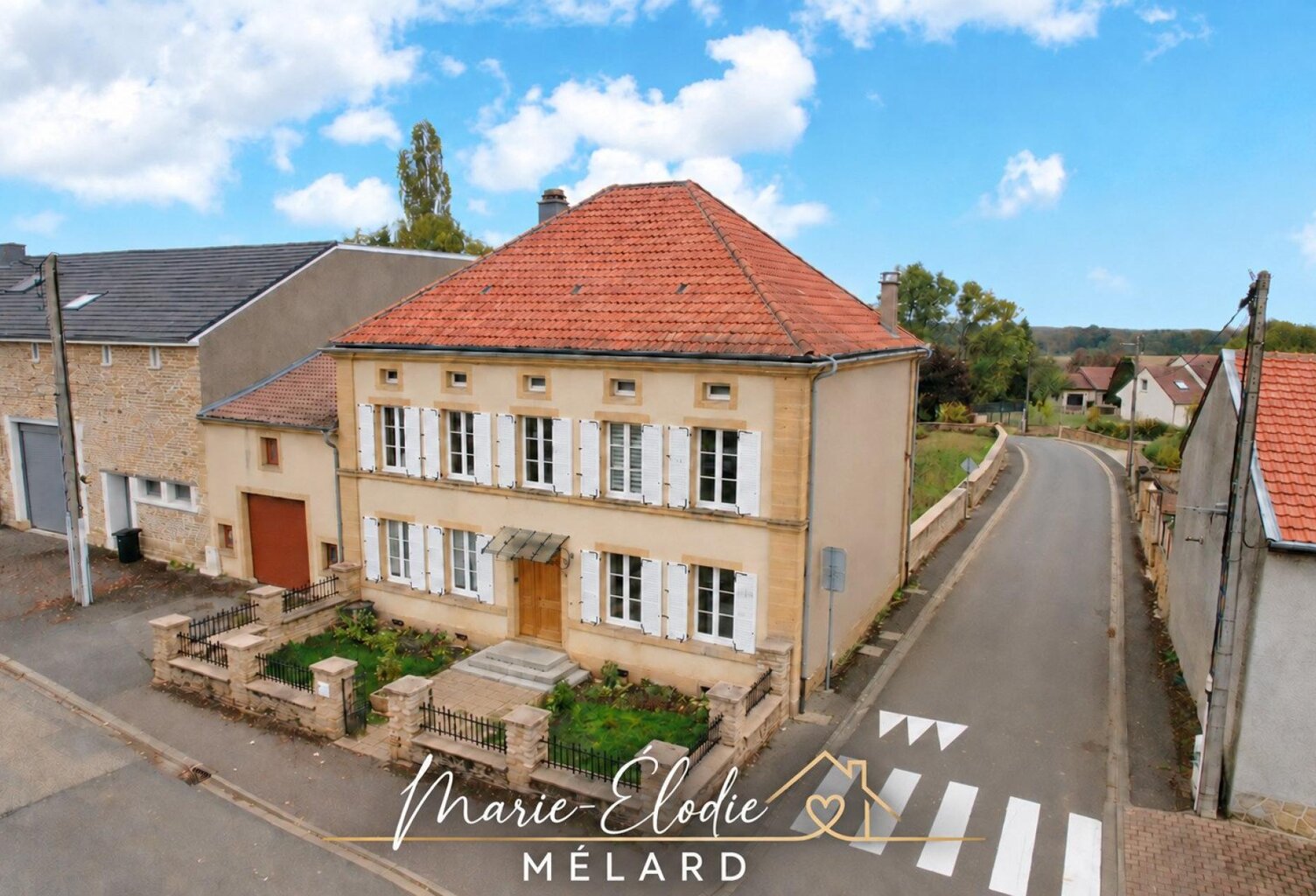 Demeure de caractère à Morfontaine  230 m², 5 chambres, terrain de 12 ares et vastes dépendances, proche Luxembourg — photo 1