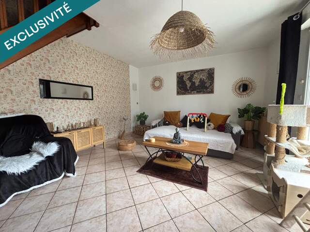 Ensemble immobilier : 1 maison T5 avec cour, garage et dépendance et 1 immeuble de 5 appartements. Grenier à aménager. — photo du bien