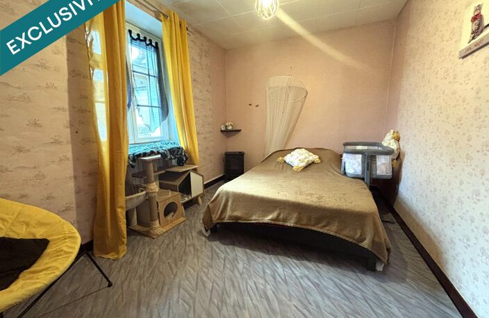 Ensemble immobilier : 1 maison T5 avec cour, garage et dépendance et 1 immeuble de 5 appartements. Grenier à aménager. — photo 4