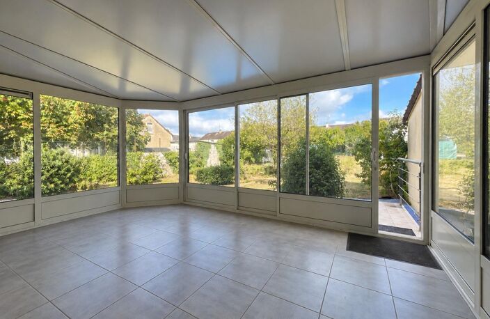 Maison de 108 m² avec jardin, véranda et garage à Gesnes-le-Gandelin — photo 3