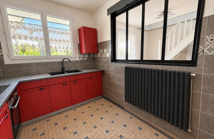 Maison de 108 m² avec jardin, véranda et garage à Gesnes-le-Gandelin — photo 5