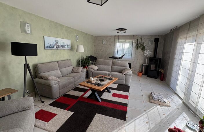 Maison avec sous-so total et double garage ! — photo 3