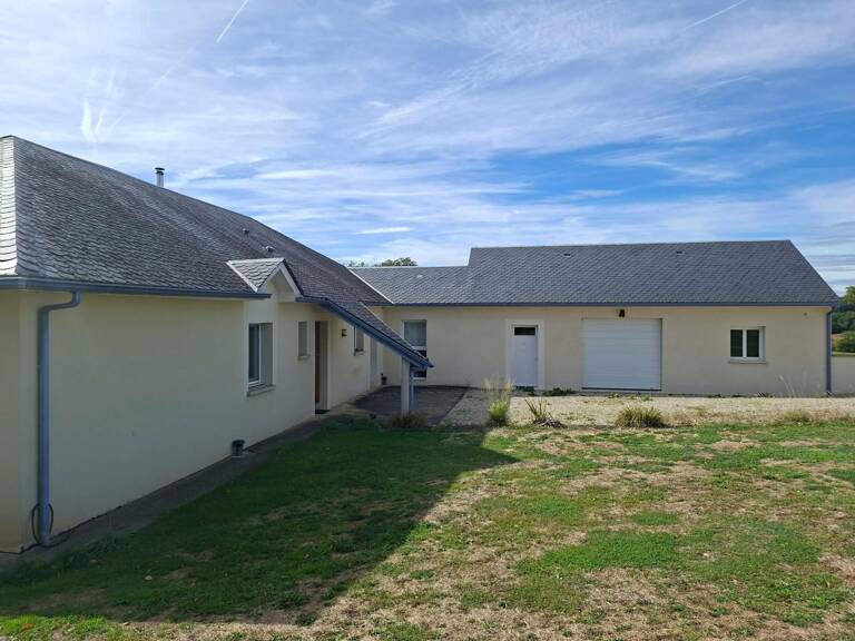 Idéalement située au cœur d'un petit hameau à moins de 3km de Rignac, 25mn de Rodez et 30mn de Villefranche de Rouergue. — photo 1