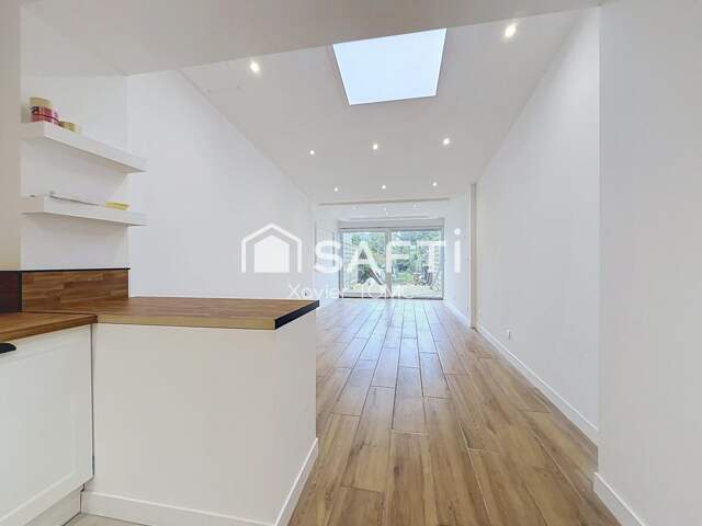 MAISON DE VILLE ENTIEREMENT RENOVEE — photo du bien