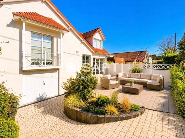 Maison totalement rénovée à 200 mètres à pied de la mer — photo du bien