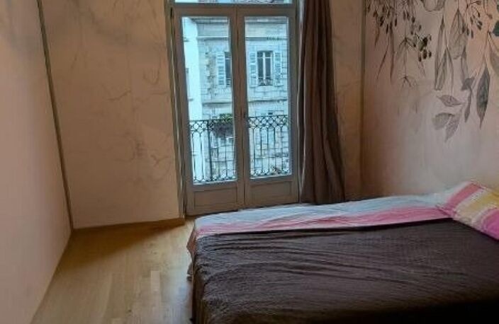 SALINS-LES-BAINS CENTRE-VILLE : APPARTEMENT 2 CHAMBRES RÉNOVÉ DE 83 m² AVEC GRAND BALCON — photo 2