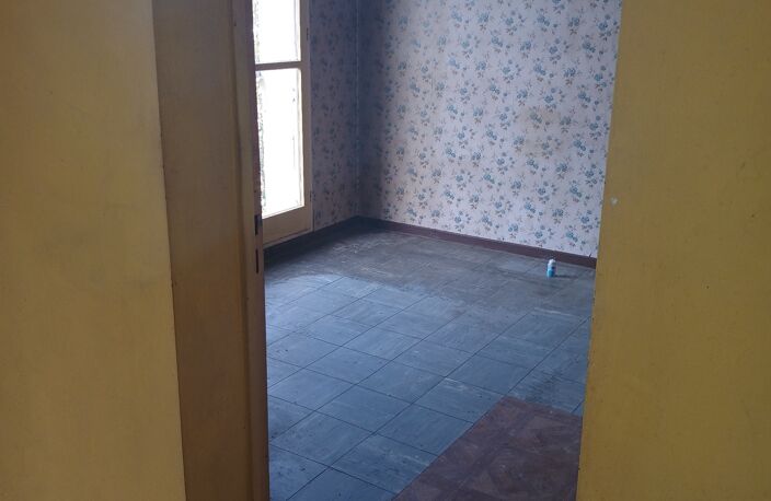 Vente appartement 4 pièces 69 m² Salon-de-Provence (13300) — photo 3