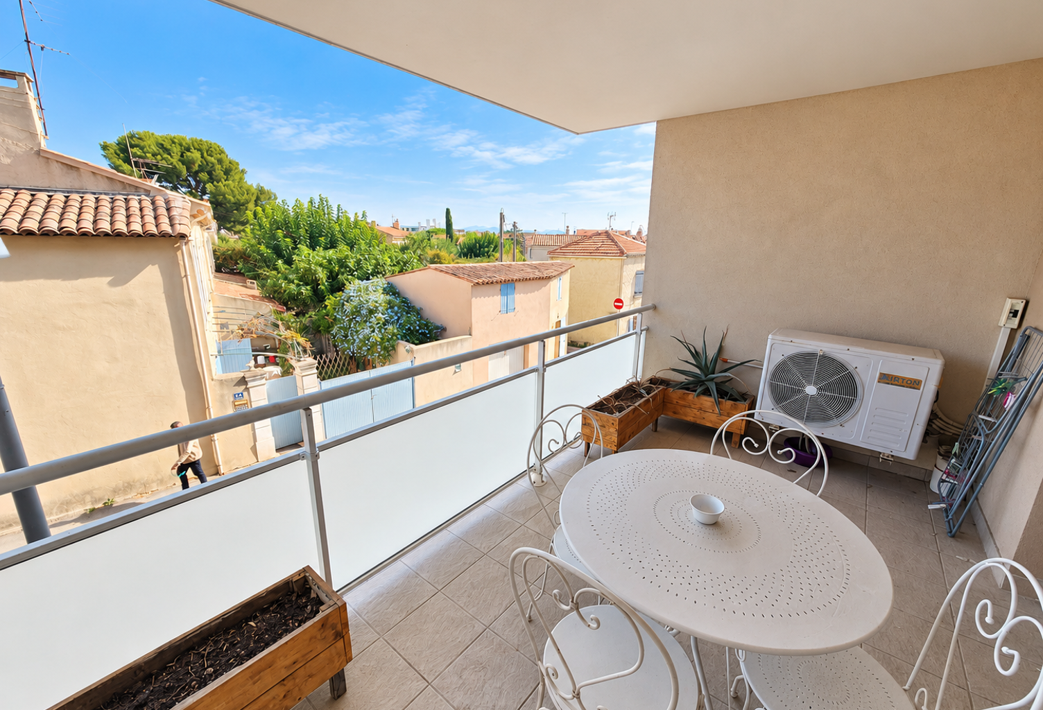 Location T3 meublé 71 m2   Terrasse 9 m2 et garage double — photo 1