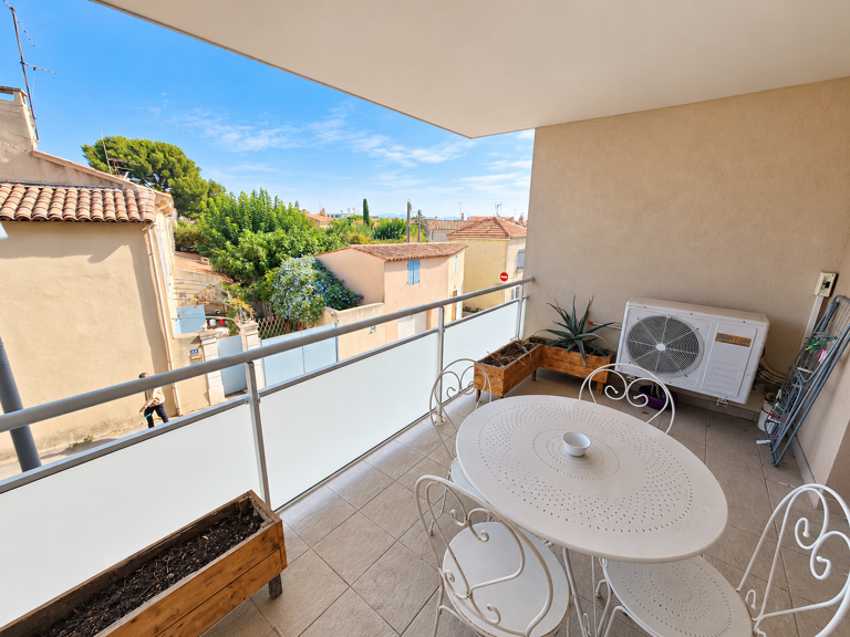 Location T3 meublé 71 m2   Terrasse 9 m2 et garage double — photo 1