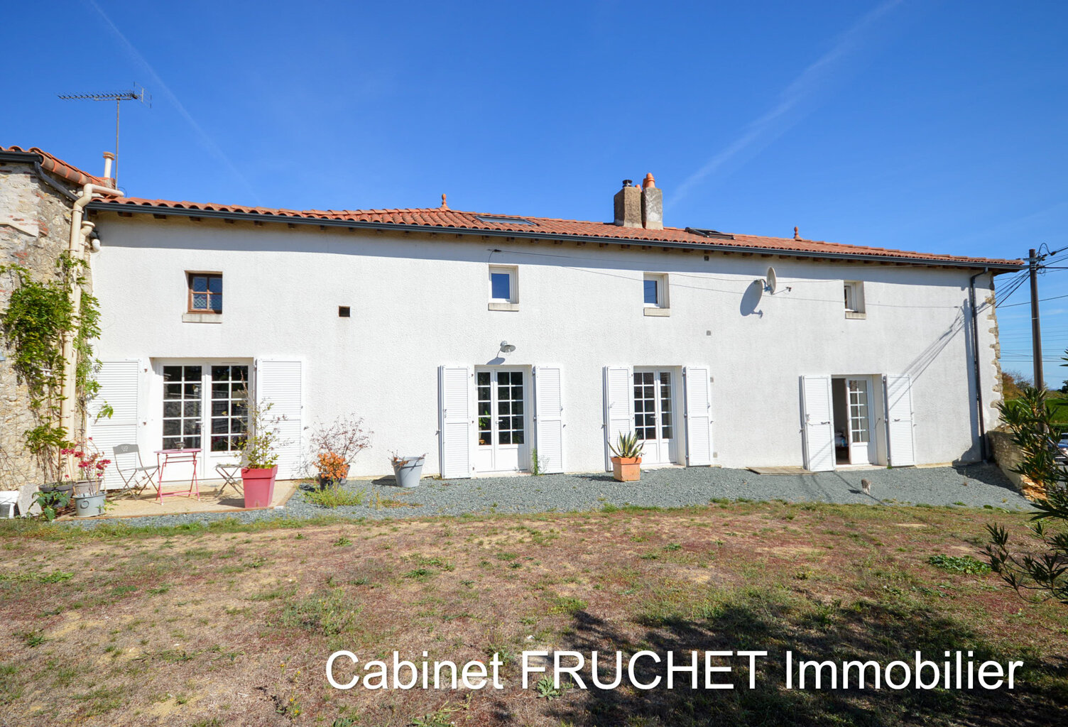 CHANTONNAY - Jolie maison ancienne avec gîte — photo 1