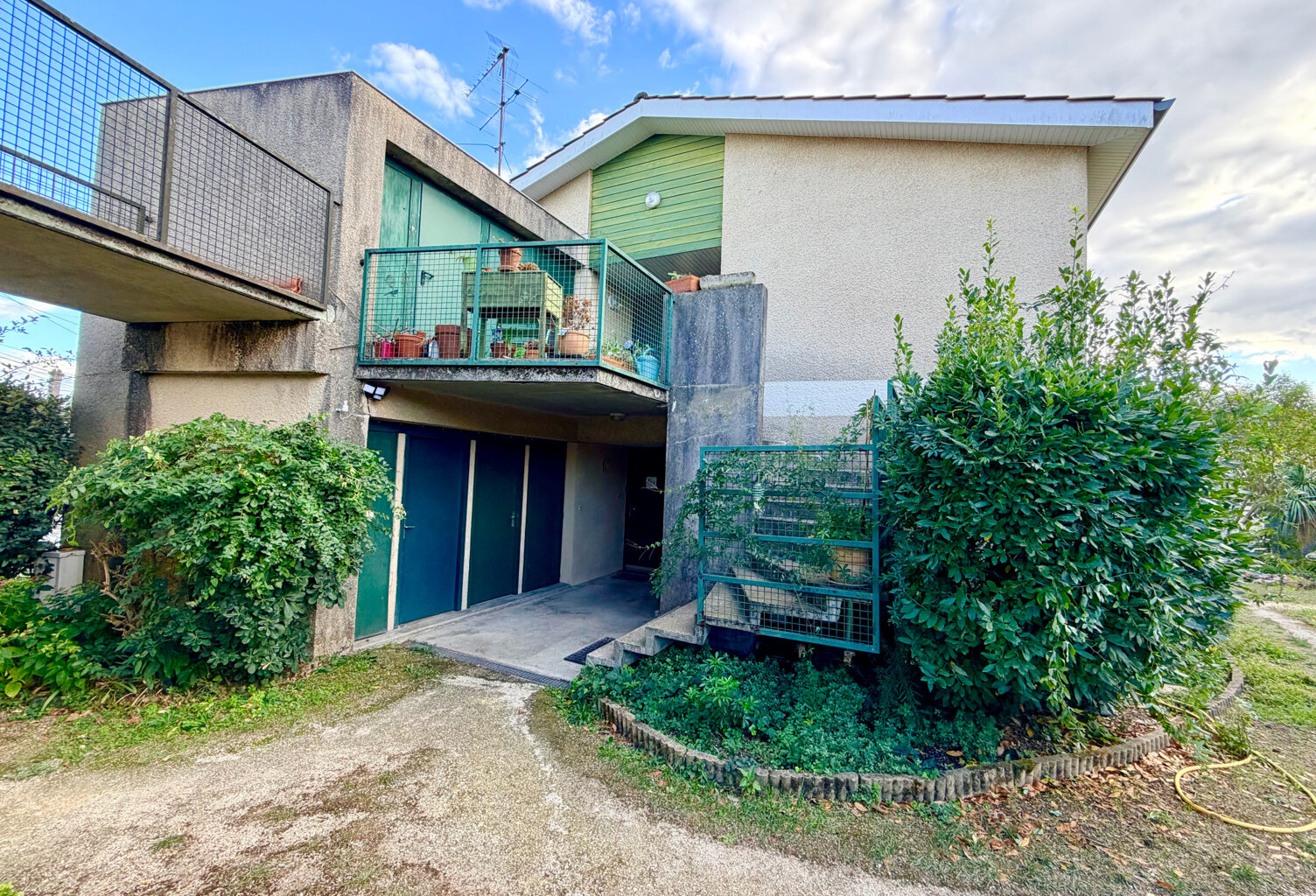 LE BOUSCAT - APPARTEMENT 2 PIECES 52 M2 — photo 1