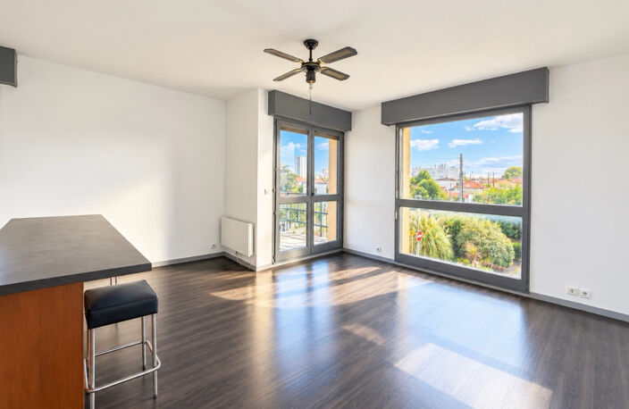 LE BOUSCAT - APPARTEMENT 2 PIECES 52 M2 — photo 3