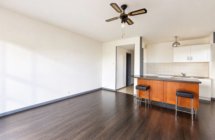 LE BOUSCAT - APPARTEMENT 2 PIECES 52 M2 — photo 4