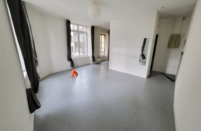 Studio lumineux et clame quartier Victoire / Delille — photo 2