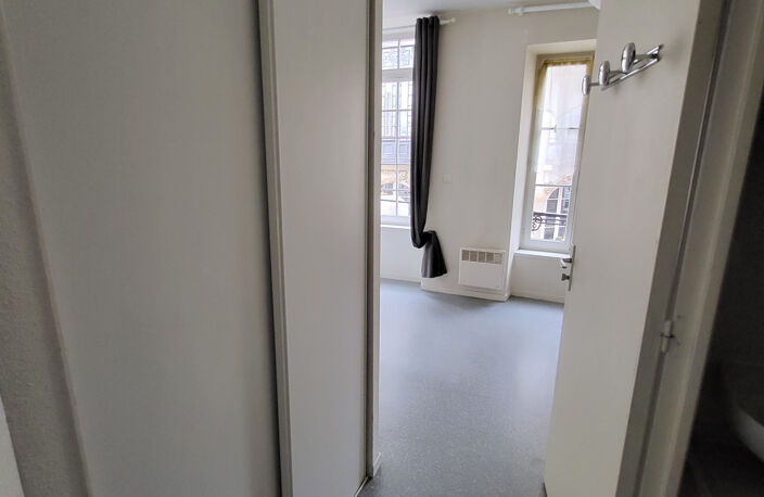Studio lumineux et clame quartier Victoire / Delille — photo 3