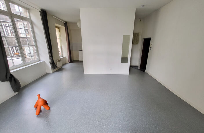 Studio lumineux et clame quartier Victoire / Delille — photo 4