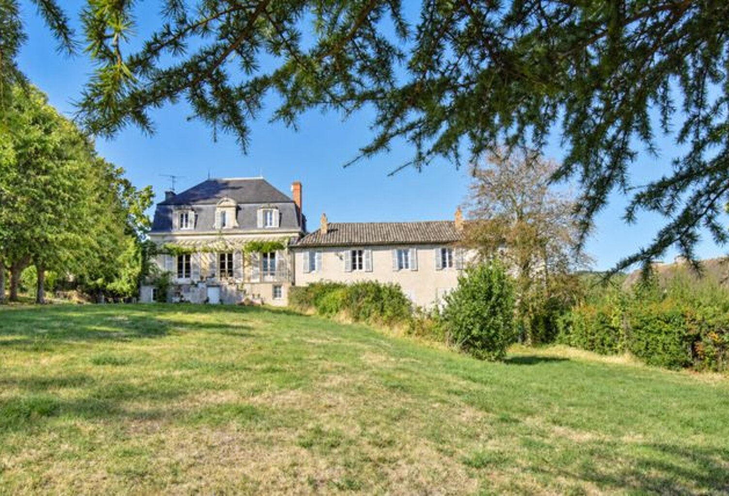 PROPRIÉTÉ DE FAMILLE AVEC PARC — photo 1