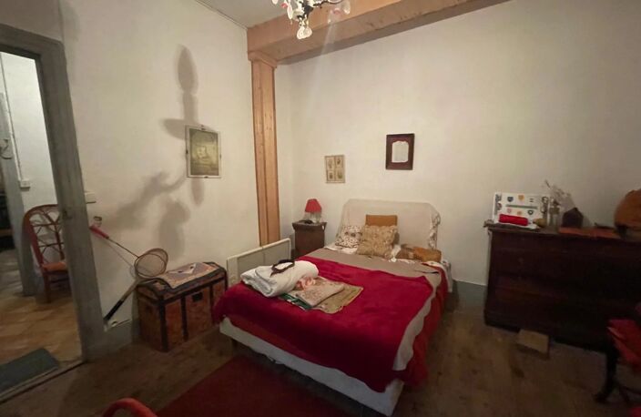 A RENOVER - LE CUING - ATYPIQUE - 320à0m2 de jardin. — photo 5