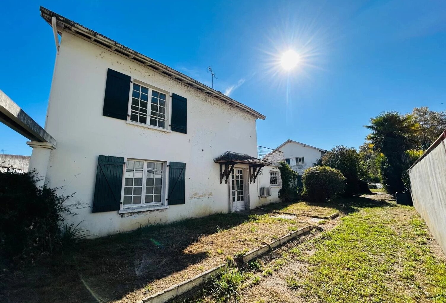 Maison à rénover avec beau potentiel — photo 1