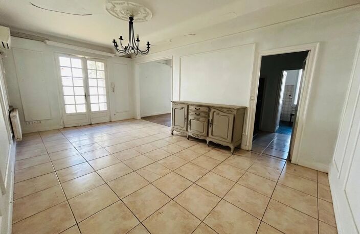 Maison à rénover avec beau potentiel — photo 2