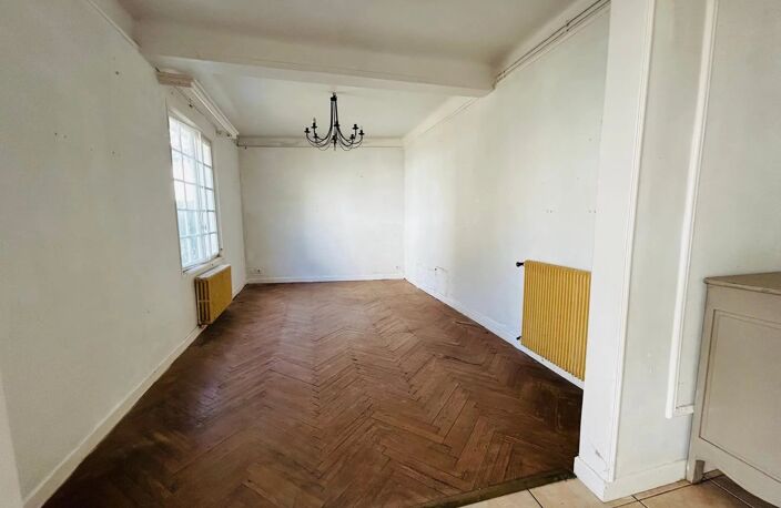 Maison à rénover avec beau potentiel — photo 3