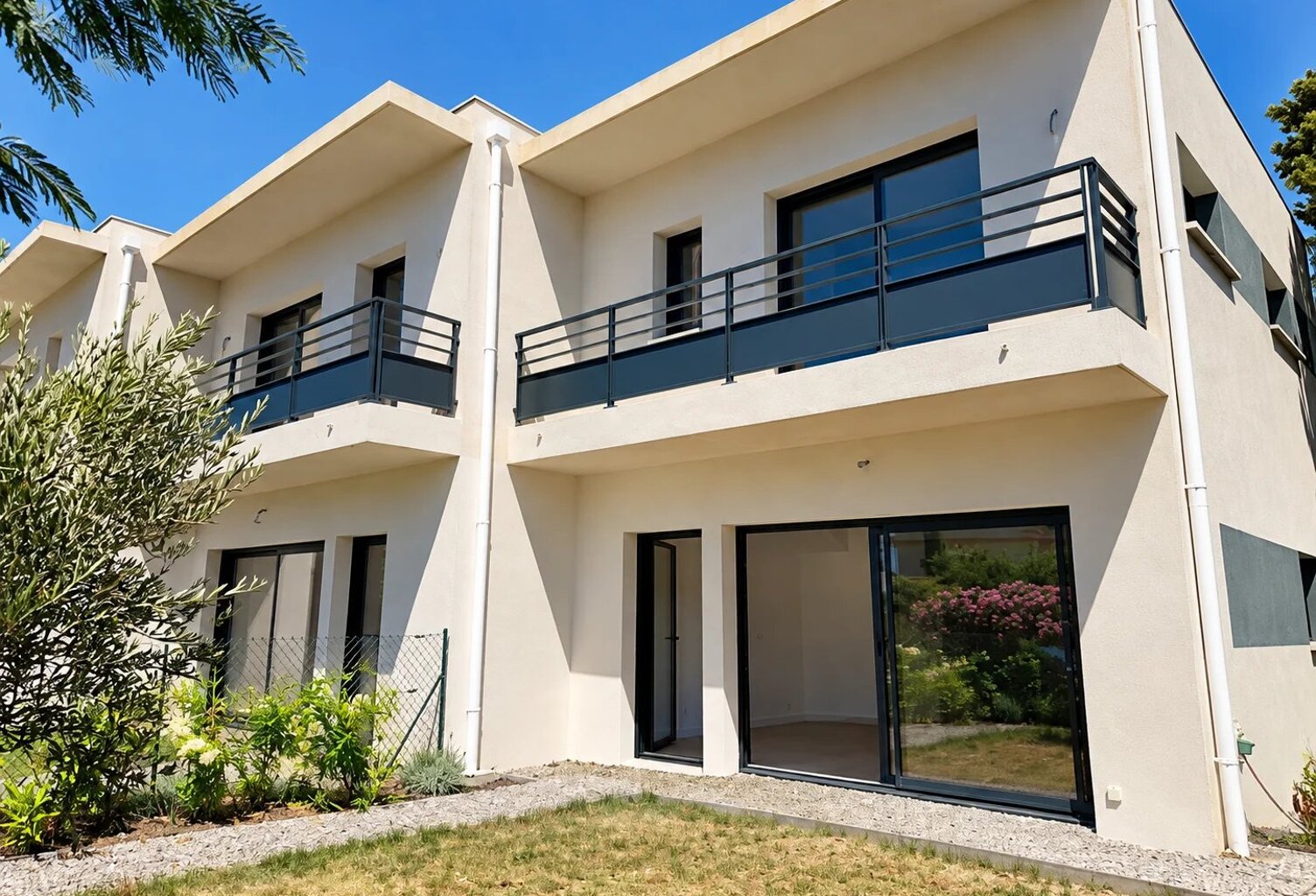 BOULOURIS - VILLA RÉCENTE 2025 — photo 1