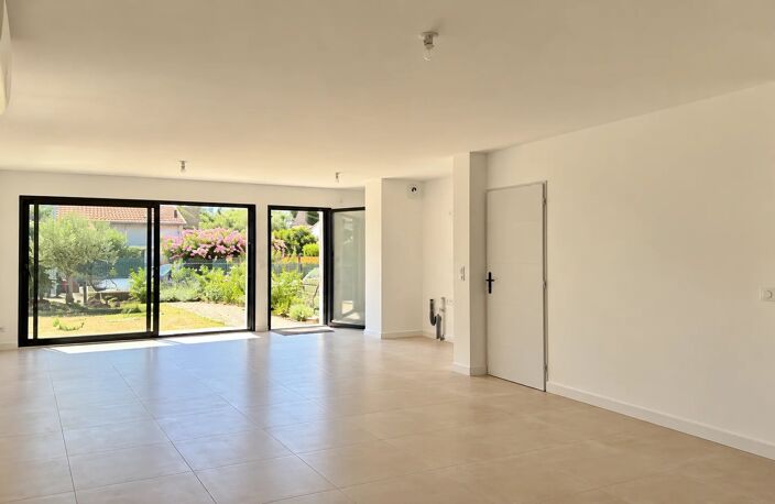 BOULOURIS - VILLA RÉCENTE 2025 — photo 3