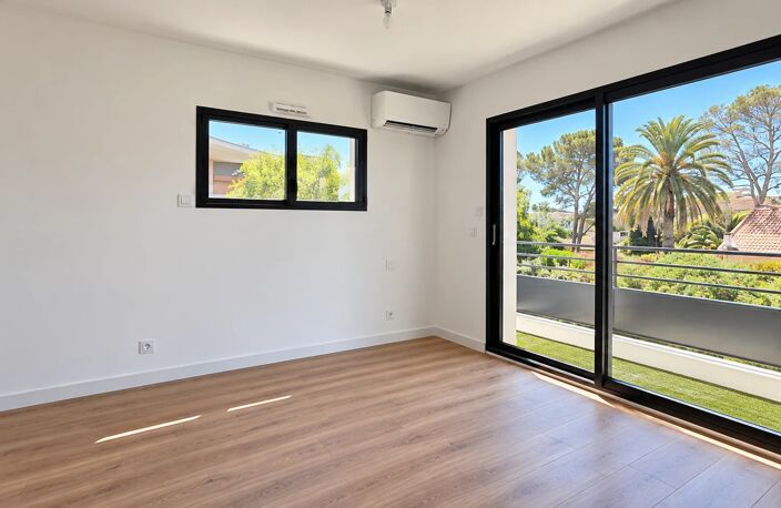 BOULOURIS - VILLA RÉCENTE 2025 — photo 5
