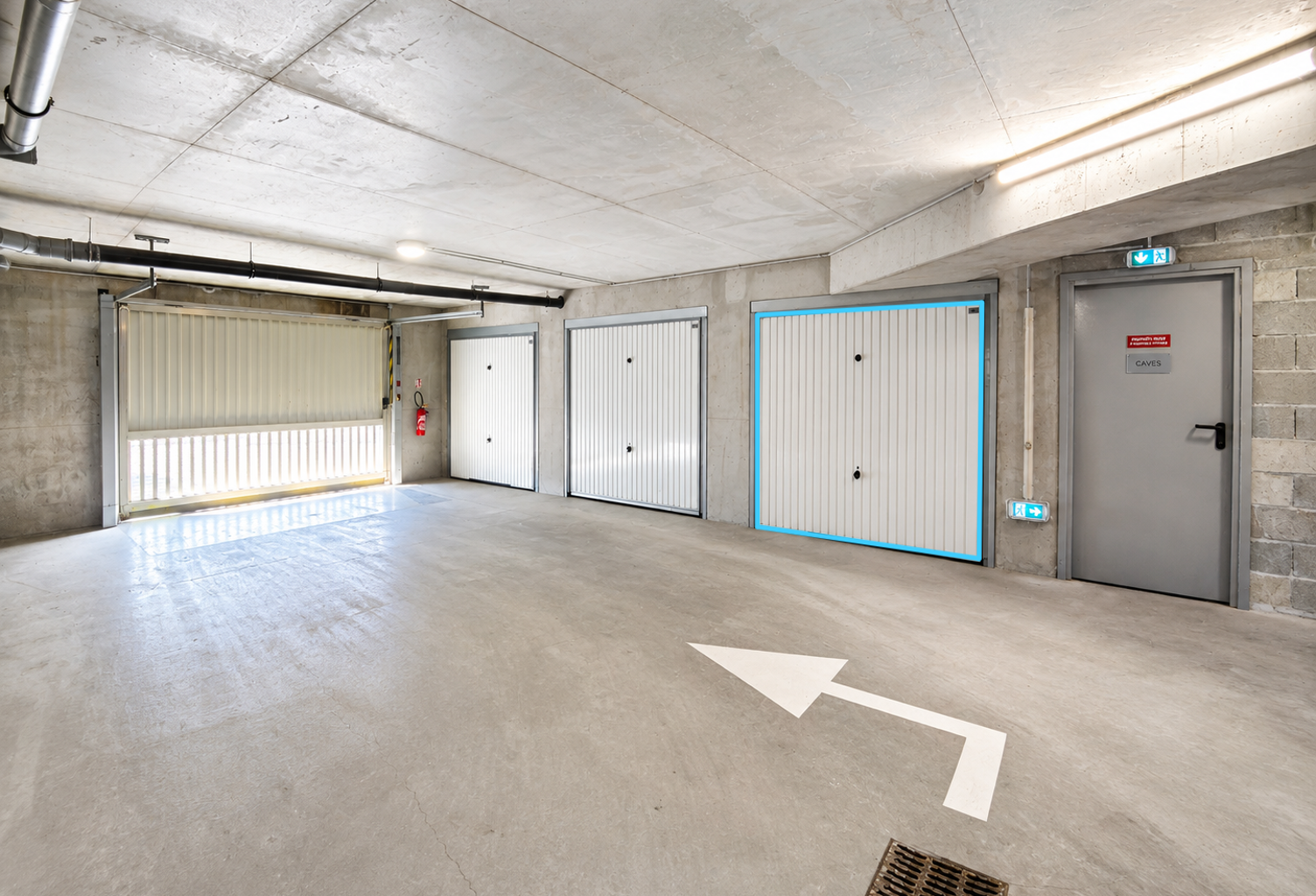 GARAGE FERMÉ DANS RÉSIDENCE SÉCURISÉE à 5mn du CENTRE VILLE — photo 1