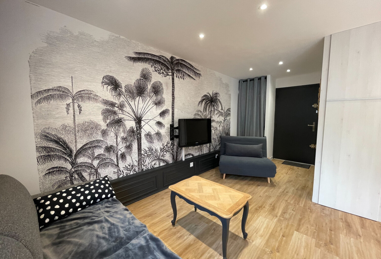 La Grande Motte- Studio meublé avec terrasse — photo 1
